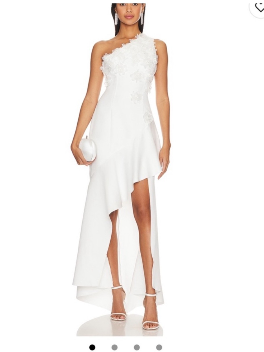 ELLIATT Tahlia Gown in Ivory size small